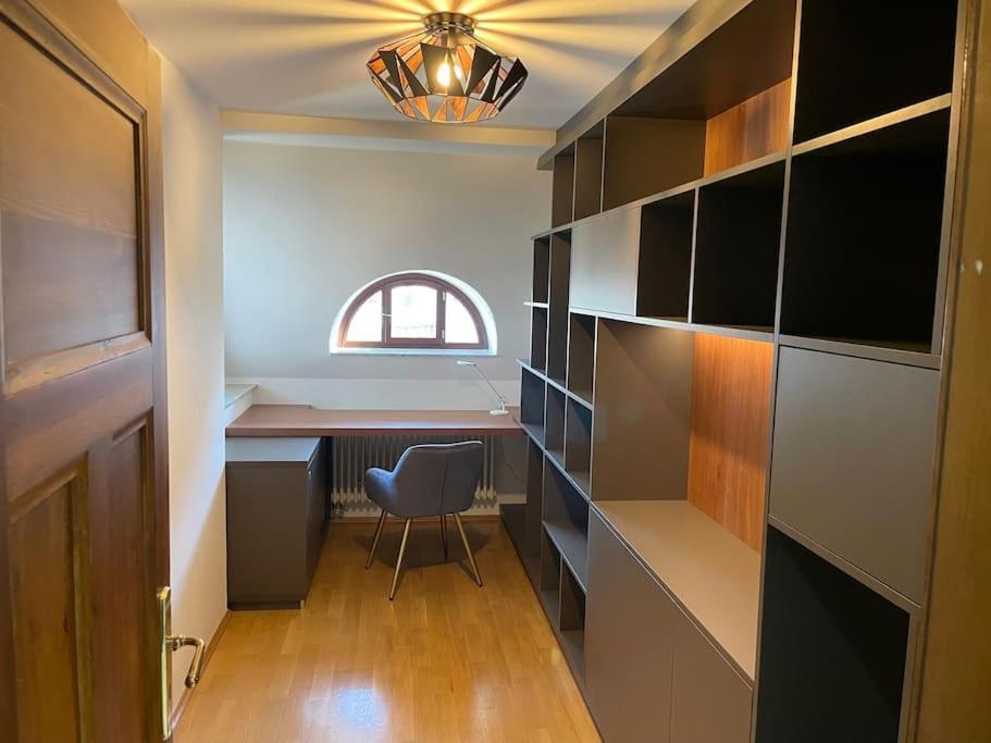 Verwunsches Haus Mit Parkplatz In Bester Lage Марклеберг Екстериор снимка