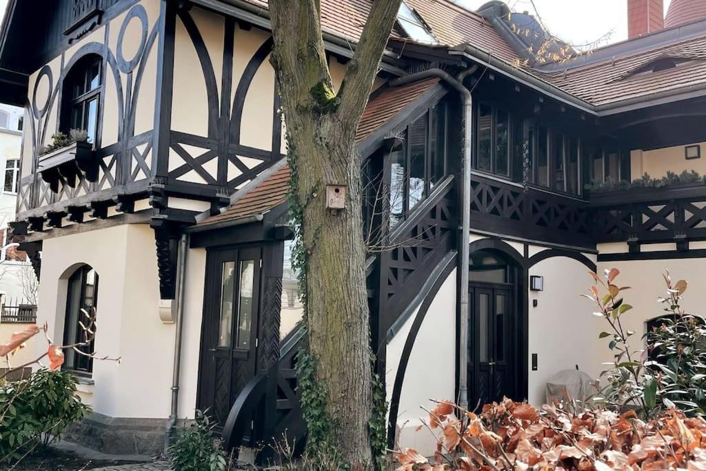 Verwunsches Haus Mit Parkplatz In Bester Lage Марклеберг Екстериор снимка